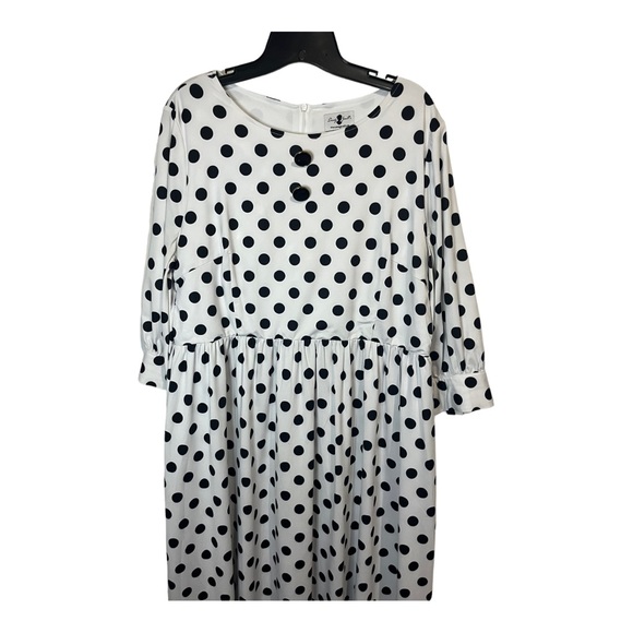 Dainty Jewells Dress - Picture 2 of 7